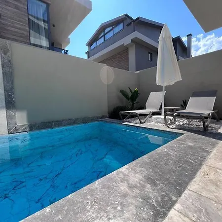 Villa Merkezde Ultra Luks 2 *