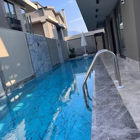 Merkezde Ultra Luks 2 Villa *