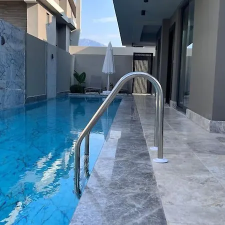 Merkezde Ultra Luks 2 Villa
